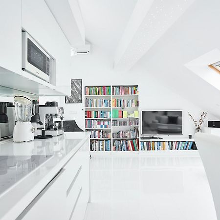 Апартаменты Unique Design Loft In Middle Of Centre Of Old Town With Netflix Краков Экстерьер фото