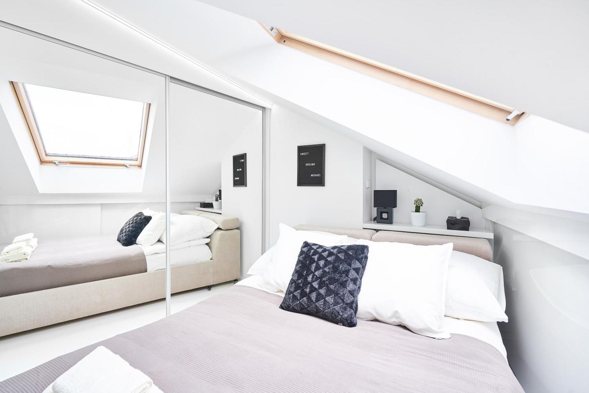 Апартаменты Unique Design Loft In Middle Of Centre Of Old Town With Netflix Краков Экстерьер фото